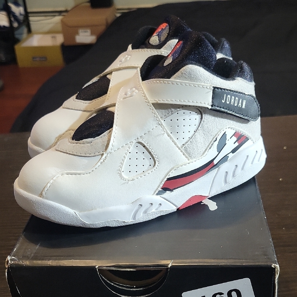 Air Jordan 8 Retro TD Rare "Bugs Bunny" (2013) Kids 9c NEW W/OG BOX - Picture 2 of 11
